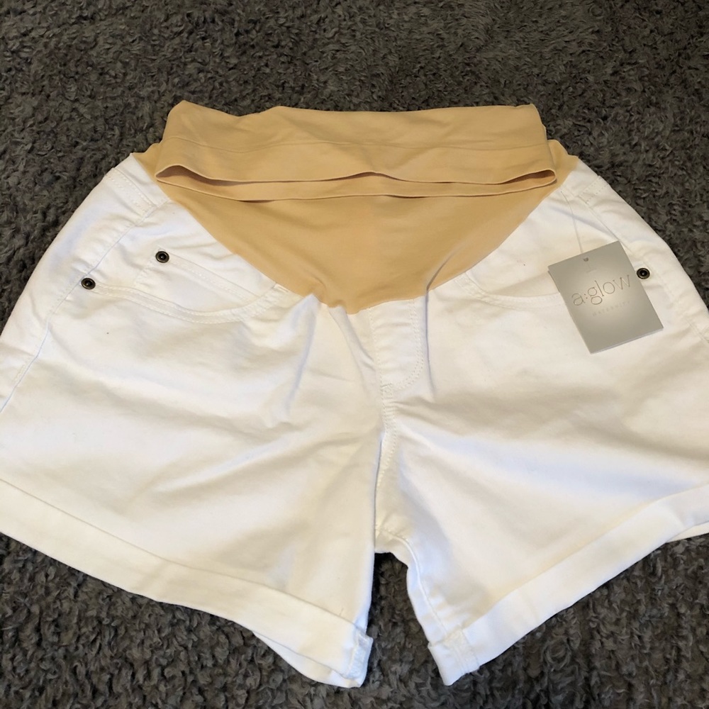 A.Glow Maternity Shorts White size 8